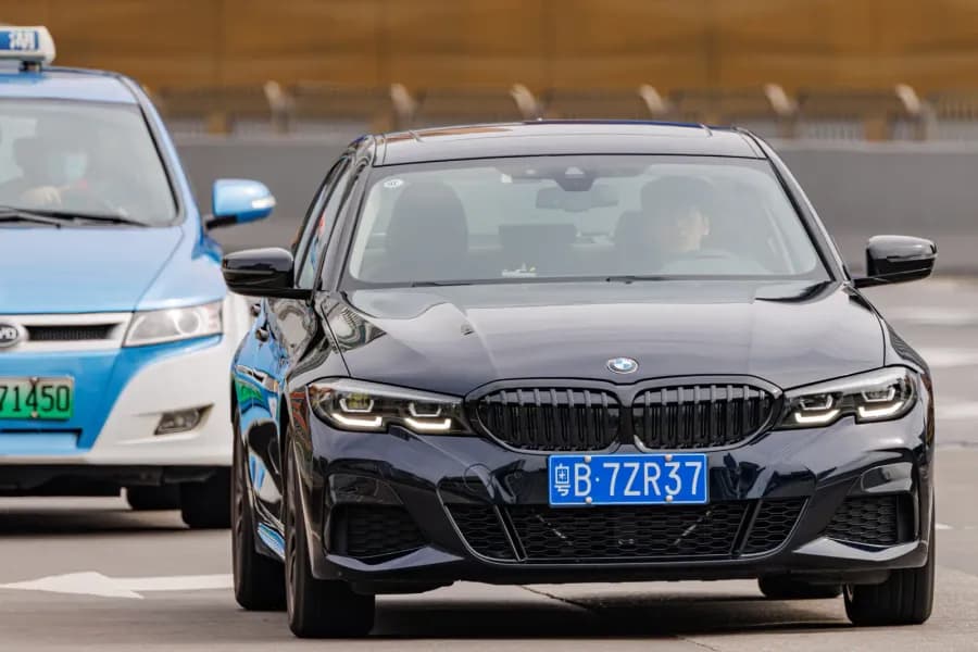 BMW 3-Series, 2023